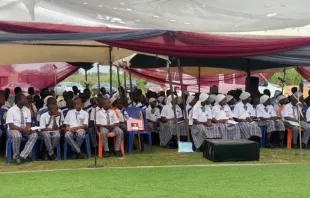 Alunos da Escola Secundária Memorial Padre Angus Frazer, em Makurdi, Nigéria.