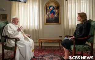 Papa em entrevista no programa televisivo 60 Minutes.