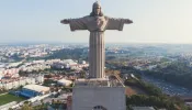 Santuário de Cristo Rei em Portugal, inspirado no Cristo Redentor do Rio de Janeiro, completa 65 anos