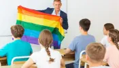 Reino Unido planeja acabar com ideologia de gênero nas escolas públicas