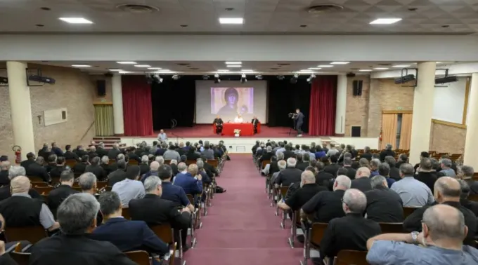 Papa Francisco fala a sacerdotes da diocese de Roma ?? 