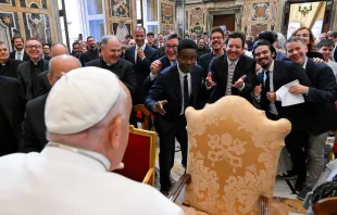 Papa Francisco recebe humoristas hoje (14) no Vaticano.