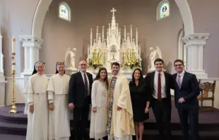 A família Smith na casa-mãe das irmãs dominicanas de Nashville, Tennesee, EUA, na solenidade da Assunção de Nossa Senhora, em 15 de agosto de 2024.