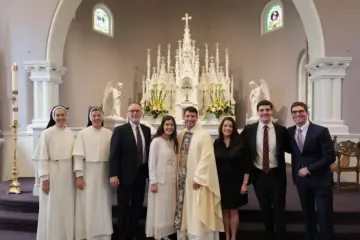 Família Smith na casa-mãe das irmãs dominicanas de Nashville