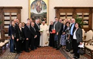 Papa Francisco hoje (19) com o grupo “Pasqua Together 2025” no Vaticano.