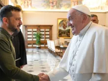 Papa Francisco recebe hoje (11) o presidente da Ucrânia, Volodymyr Zelensky, no Vaticano.