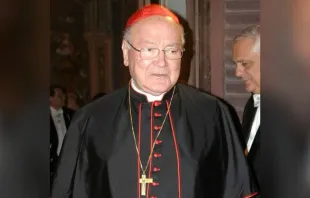 O cardeal Renato Raffaele Martino, principal diplomata da Santa Sé na Organização das Nações Unidas (ONU) por 16 anos e chefe de dois conselhos pontifícios em Roma por vários anos, morreu ontem (28) aos 91 anos.