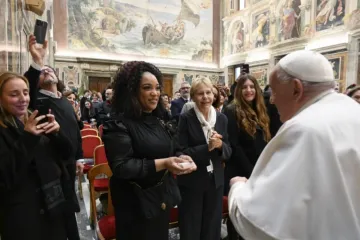 Papa Francisco recebe participantes do concerto de Natal do Vaticano 2024
