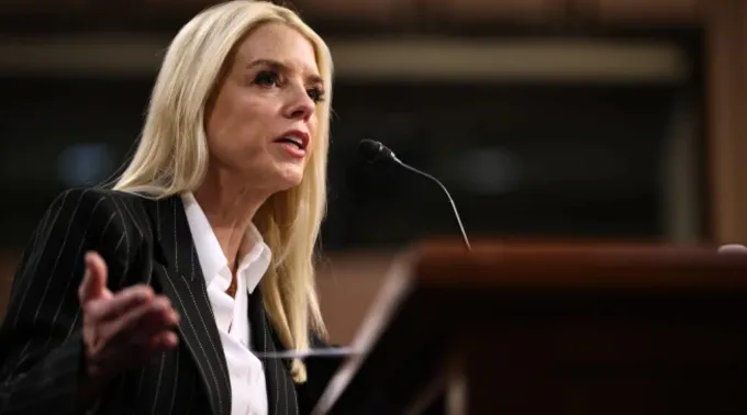 Pam Bondi em sua audiência de confirmação no Senado dos EUA ?? 