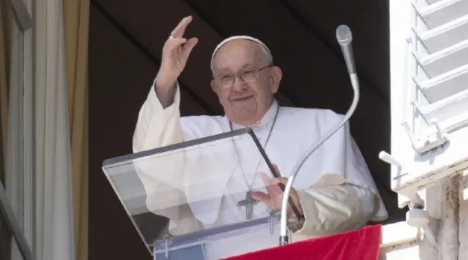 Papa Francisco em oração do Ângelus no Vaticano ?? 