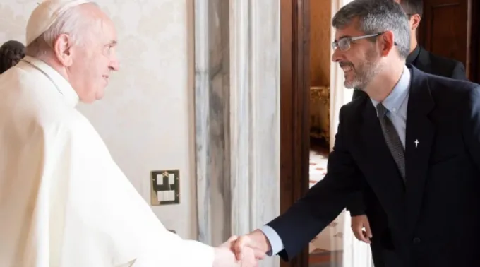 Papa Francisco recebe José David Correa no Vaticano ?? 