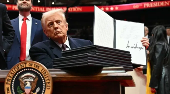 Donald Trump segura ordem executiva ?? 