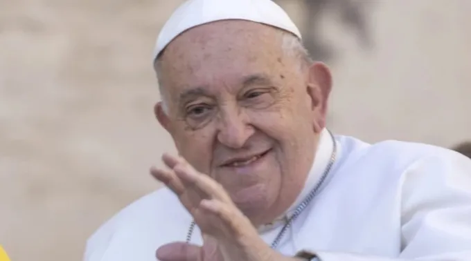 Papa Francisco na praça de São Pedro ?? 