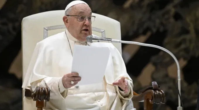 Papa Francisco fala a peregrinos na Aula Paulo VI em audiência geral no Vaticano ?? 