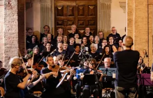 Concerto no convento de Santa Maria dell' Olivo em Maciano, Itália, em julho do ano passado.