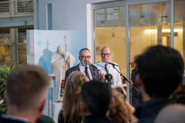 Luigi Carbone fala a jornalistas sobre estado de saúde do papa Francisco