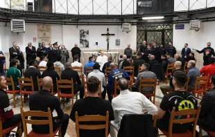 Papa Francisco em visita hoje (17), Quinta-feira Santa, à prisão Regina Coeli, em Roma.