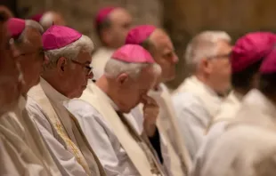 Bispos alemães celebram missa na basílica de São Paulo Fora dos Muros em visita a Roma, em 17 de novembro de 2022.