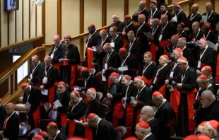 Cardeais se reúnem para congregação geral em preparação para conclave que vai eleger o sucessor do papa Francisco.