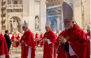 Cardeais na sexta Missa de Novendiales pela alma do papa Francisco, no Vaticano. Imagem referencial.