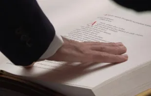 Os funcionários que participam do conclave também prestaram juramento ​​na segunda-feira (5)