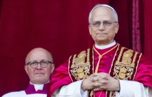 Papa Leão XIV, na varanda da loggia central, no Vaticano.