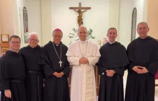 Papa Leão XIV ontem (13) com agostinianos em Roma.