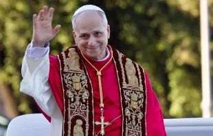 O papa Leão XIV já está concedendo bênçãos apostólicas a fiéis do mundo todo.