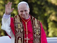 O papa Leão XIV já está concedendo bênçãos apostólicas a fiéis do mundo todo.