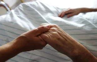 Paciente sendo atendido em hospital. Imagem referencial.