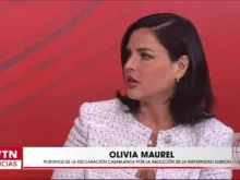 Entrevista com Olivia Maurel, ativista nascida de barriga de aluguel que pede a abolição da prática.