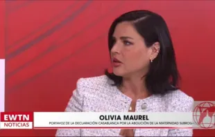 Entrevista com Olivia Maurel, ativista nascida de barriga de aluguel que pede a abolição da prática.