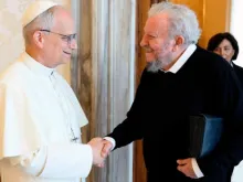 O papa Leão XIV recebeu ontem (5) Kiko Argüello, fundador do Caminho Neocatecumenal, no Vaticano.