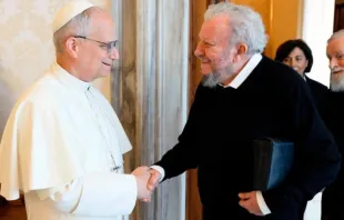 O papa Leão XIV recebeu ontem (5) Kiko Argüello, fundador do Caminho Neocatecumenal, no Vaticano.