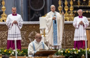O papa Leão XIV celebrou hoje (9) uma missa na basílica de São Pedro, no Vaticano, por ocasião do Jubileu da Santa Sé, um dos eventos planejados para o Ano Santo de 2025.