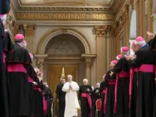 Leão XIV recebe membros da Conferência Episcopal Italiana (CEI) hoje (17) no Vaticano.