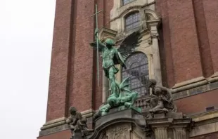 Exterior da igreja de São Miguel em Hamburgo, Alemanha.