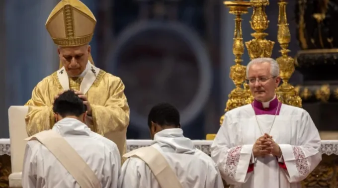 Leão XIV ordena sacerdote no Vaticano em 27 de junho de 2025 ?? 
