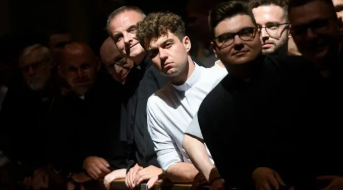 Padres em encontro com o papa Leão XIV no Vaticano ?? 