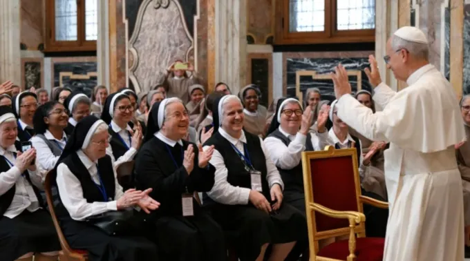 Audiência do papa Leão XIV com um grupo de freiras no Vaticano em 30 de junho de 2025 ?? 