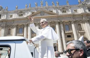 Papa Leão XIV em audiência geral no Vaticano.