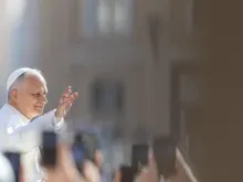 Papa Leão XIV em audiência geral no Vaticano.
