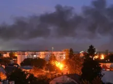 Fumaça preta sobe sobre Lviv, Ucrânia, devido a ataques de drones na cidade em 19 de setembro de 2023.