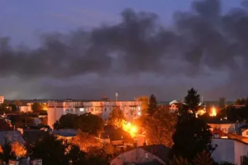 Fumaça preta sobe sobre Lviv em 2023