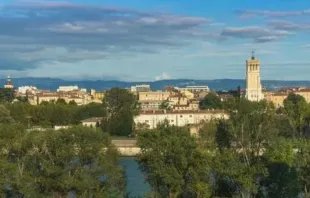 Horizonte de Valence, França, com a catedral de Santo Apolinário no centro.