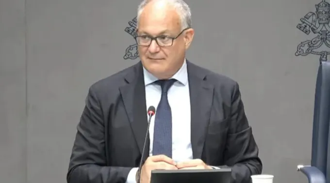 Roberto Gualtieri em entrevista coletiva no Vaticano em 23 de julho de 2025 ?? 