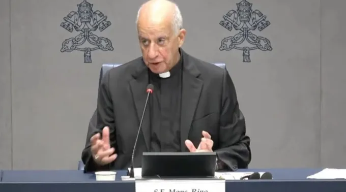 Rino Fisichella em entrevista coletiva no Vaticano em 23 de julho de 2025 ?? 