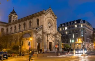 A igreja de Notre Dame des Champs, em Montparnasse, Paris foi alvo de um incêndio criminoso 24 horas depois de um incêndio acidental no coro da igreja.