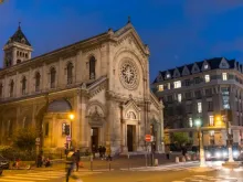 A igreja de Notre Dame des Champs, em Montparnasse, Paris foi alvo de um incêndio criminoso 24 horas depois de um incêndio acidental no coro da igreja.