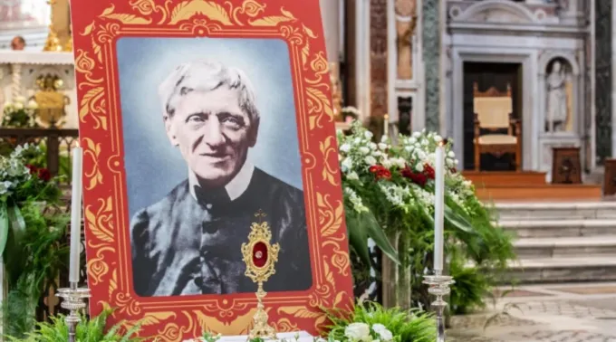 Relíquia de são João Henrique Newman presente na missa de ação de graças por sua canonização em 14 de outubro de 2019 ?? 
